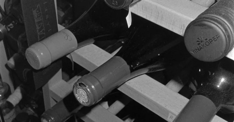 découvrez combien de bouteilles de vin prévoir par personne pour vos événements et repas, afin d'assurer une consommation idéale et éviter le gaspillage.