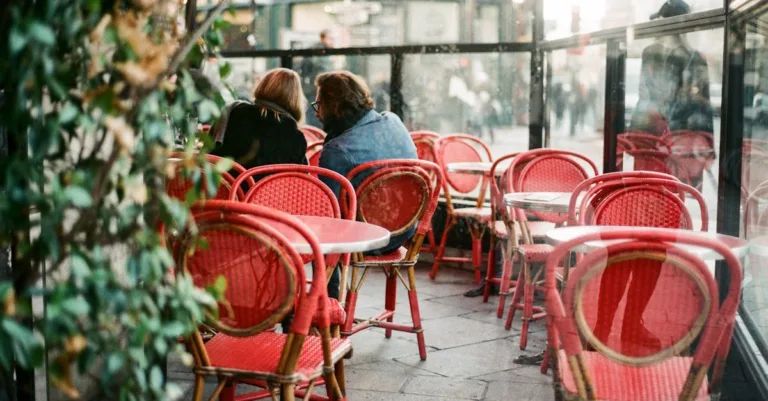 découvrez notre restaurant français chaleureux où convivialité et saveurs authentiques se rencontrent pour un moment de détente unique.