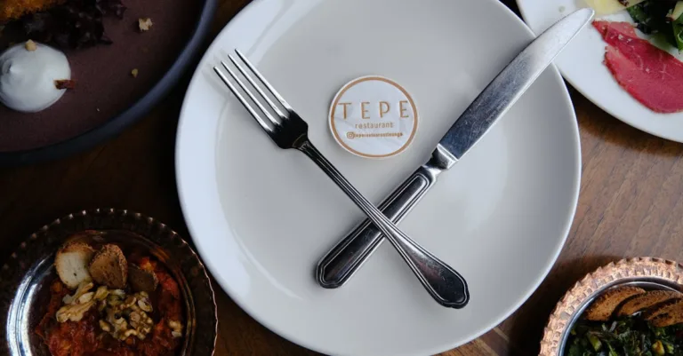 découvrez notre critique détaillée du restaurant, incluant l'ambiance, la qualité des plats et le service pour vous guider dans votre choix gastronomique.