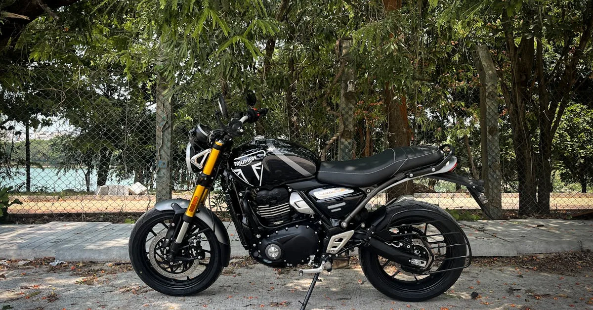 découvrez triumph, la marque emblématique de motos alliant performance, style et innovation pour une expérience de conduite exceptionnelle.