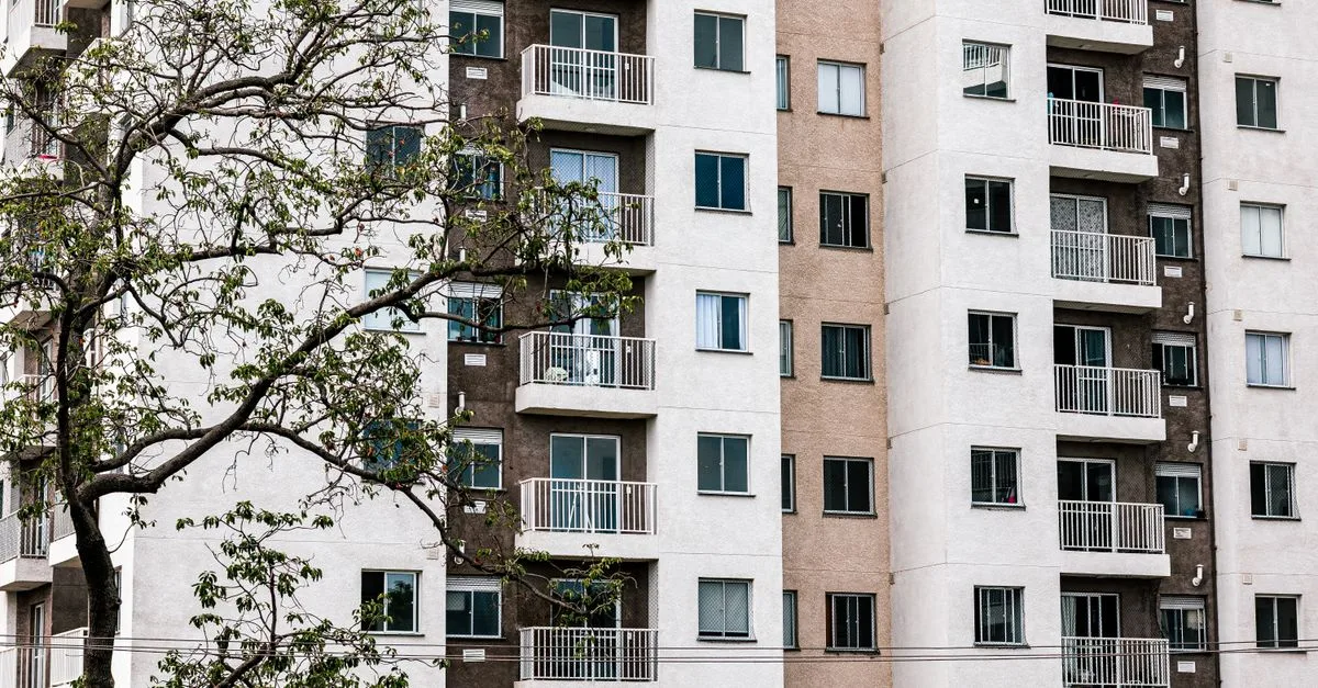 découvrez ce qu'est la surtaxe de loyer excessive, ses impacts pour les locataires et les propriétaires, ainsi que les démarches pour la contester efficacement.