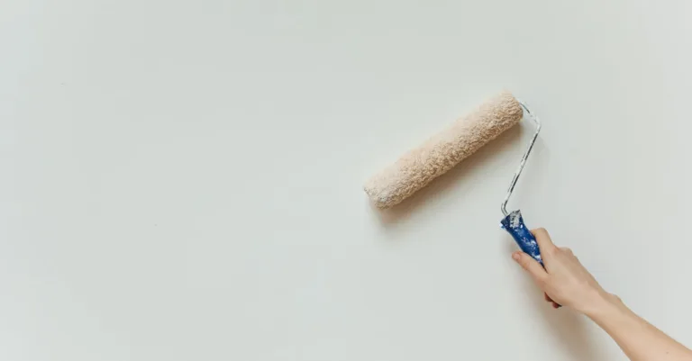 découvrez des conseils essentiels pour réussir vos travaux de rénovation, améliorer votre confort et valoriser votre habitation facilement.
