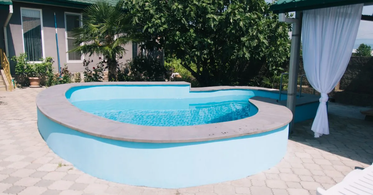 découvrez le coût d'une mini piscine : installation, entretien et budget pour profiter d'un espace de détente chez vous à moindre prix.