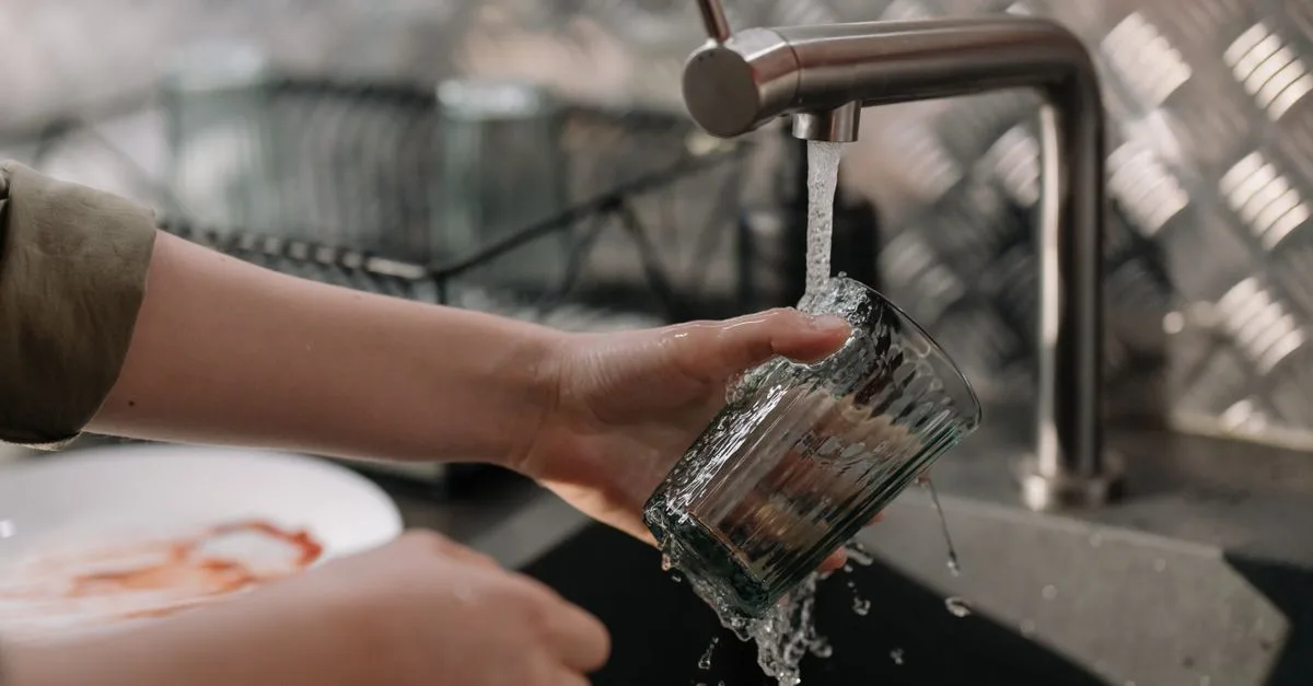 adoucisseur d'eau efficace pour éliminer le calcaire et améliorer la qualité de votre eau domestique. profitez d'une eau douce pour votre peau et vos appareils.