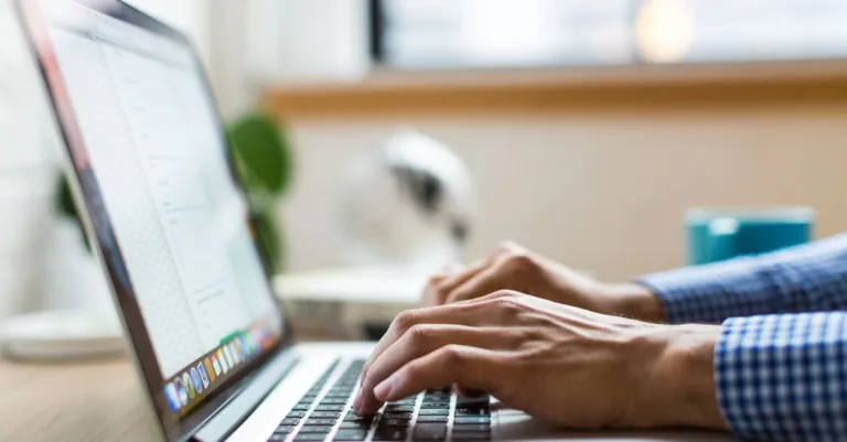 découvrez des astuces et outils pour améliorer votre productivité digitale et optimiser votre gestion du temps grâce aux nouvelles technologies.