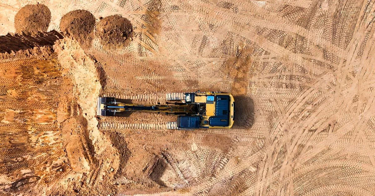 travaux de terrassement et aménagements extérieurs pour préparer et modeler votre terrain avec précision et efficacité.