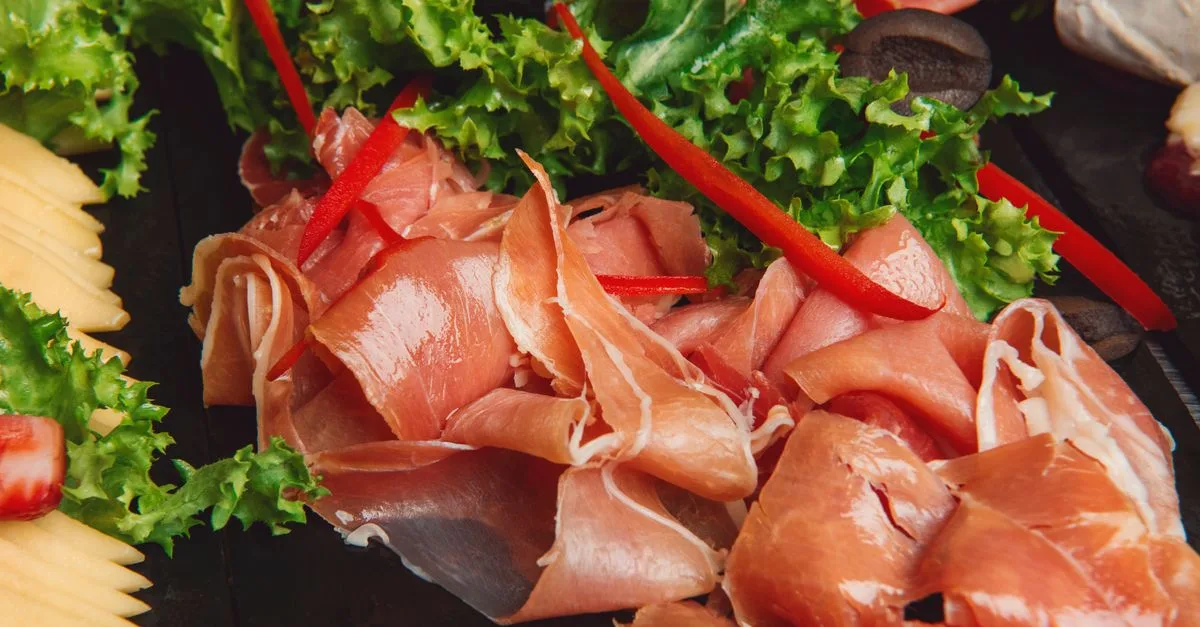 découvrez comment congeler le jambon correctement pour préserver sa saveur et sa texture. conseils pratiques pour une conservation optimale et éviter le gaspillage.