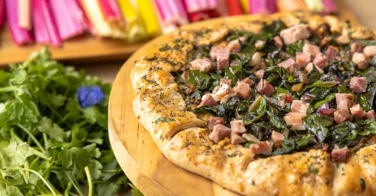découvrez un gratin de côtes de bette fondant et doré, une recette savoureuse et facile à préparer pour accompagner vos repas.